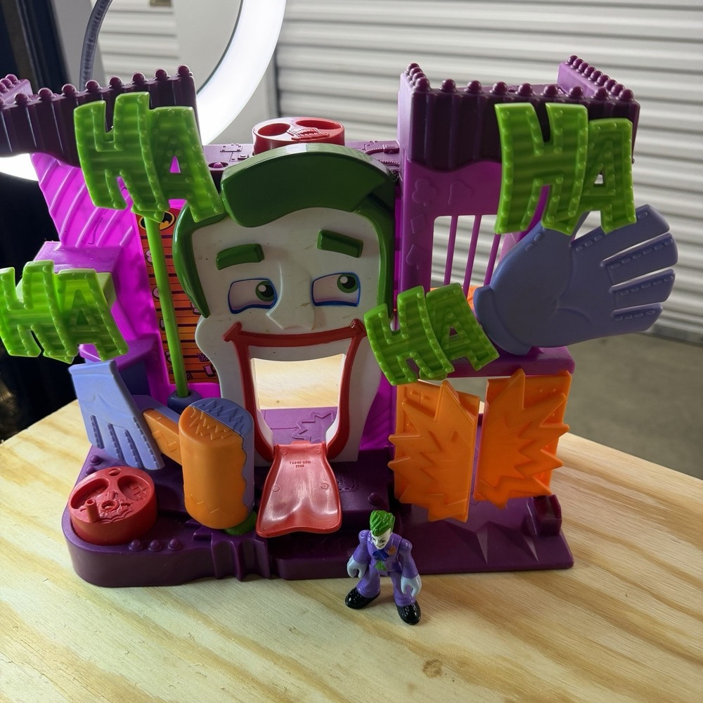 Fisher-Price Imaginext DC‎ Joker Laugh Factory Funhouse Playset w/ Joker